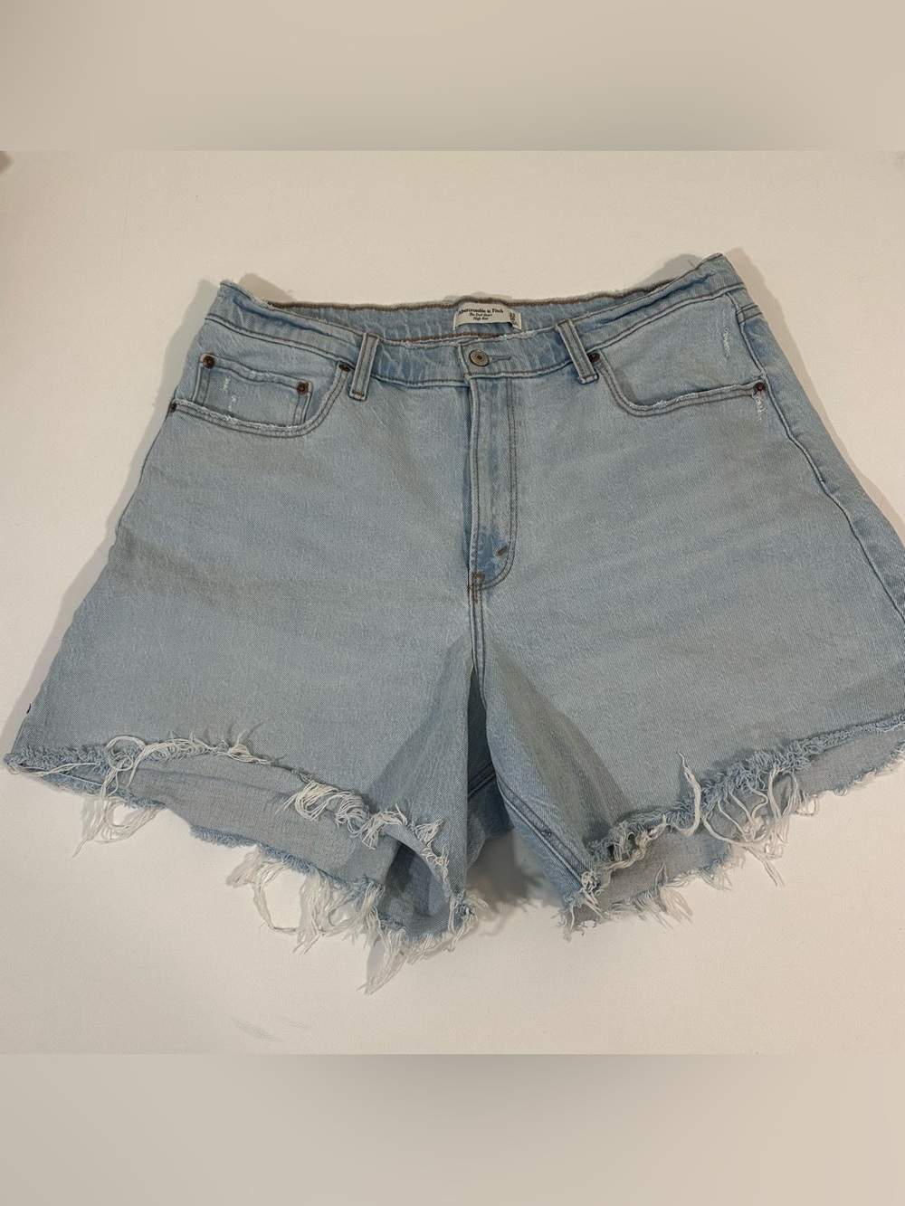 ABERCROMBIE & FITCH WOMENS DENIM SHORTS